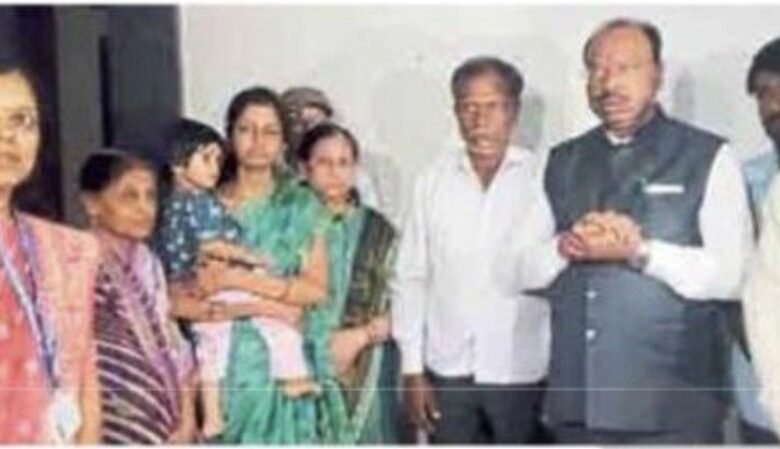 केजचे तहसीलदार राकेश गिड्डे यांच्या आकस्मिक निधनाने गिड्डे कुटुंबावर कोसळलेल्या दुःखात महसूल विभाग पूर्णपणे सहभागी आहे :-  महसूल मंत्री चंद्रशेखर बावनकुळे