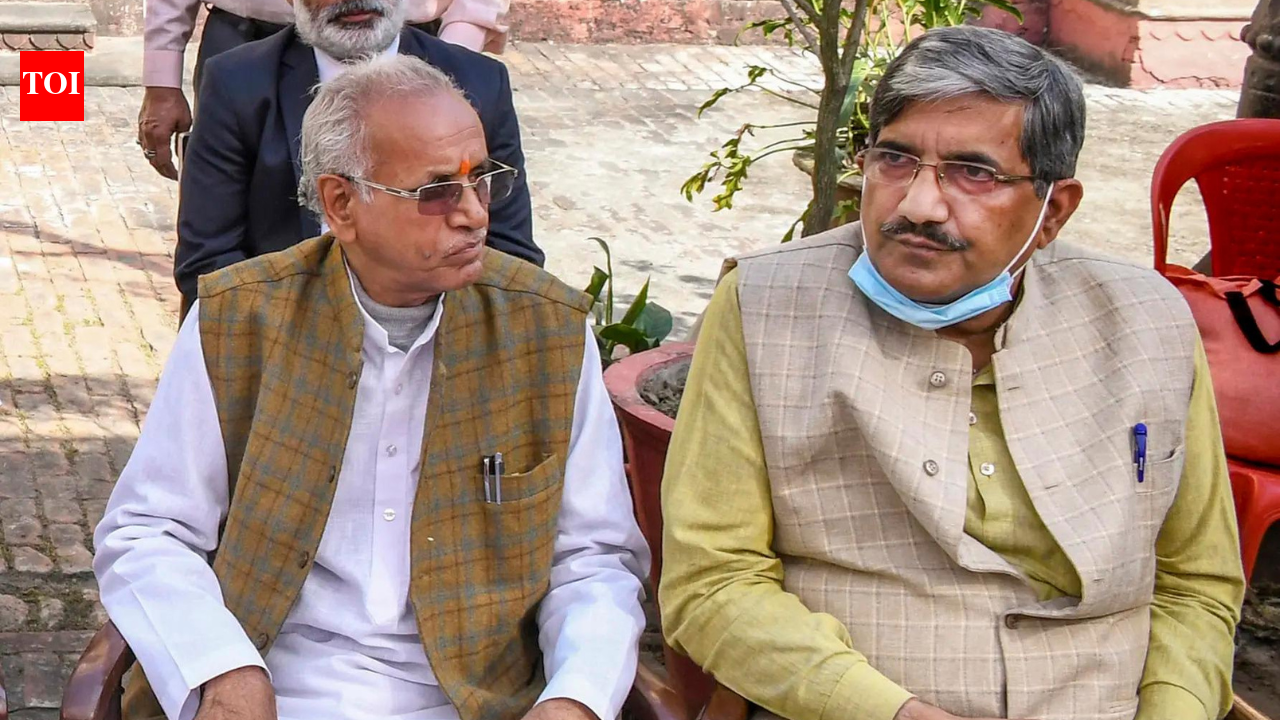 राम मंदिर दान विवादः ट्रस्टने चंपत राय, अनिल मिश्रा यांचा राजीनामा स्वीकारला