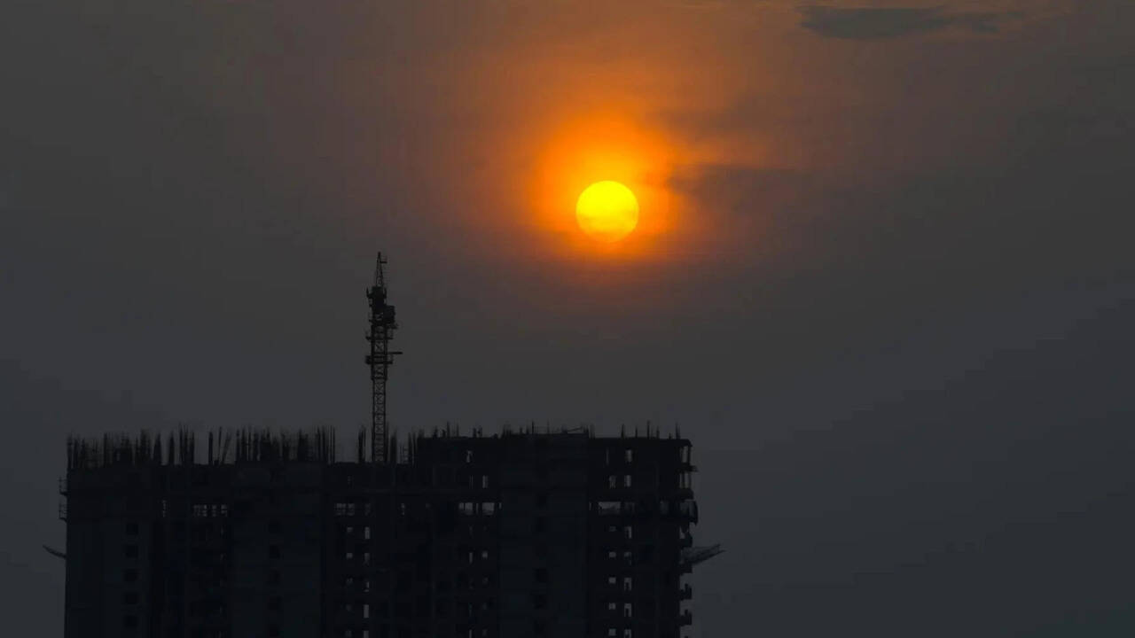 दिल्ली मेट्रो, रेल्वे स्थानकांजवळ उंच, घनदाट इमारतींना परवानगी देते: काय बदलते |